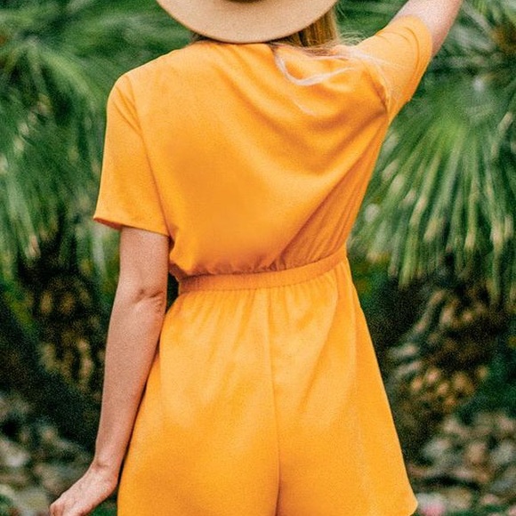 Yellow romper - Picture 2 of 3